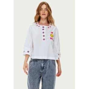 Lily Embroidered Boxy bluse - White